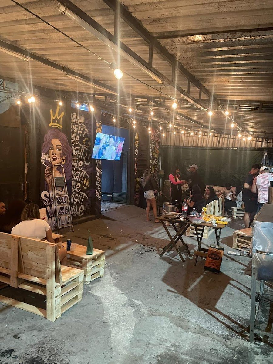 Vale night lounge